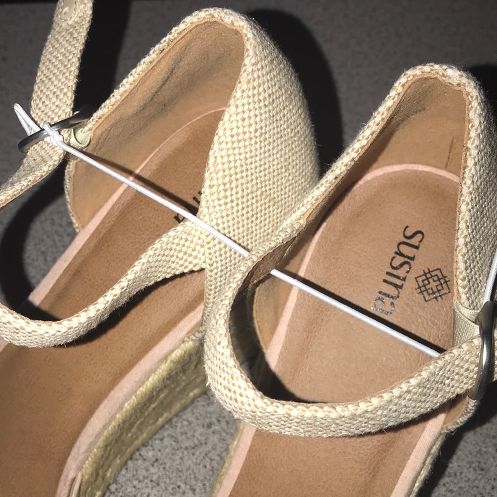 New Lily Wedges by Susina - Picture 6 of 7